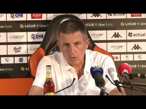 Lorient 3 -1 Strasbourg : "On a fait des cadeaux" Thierry Laurey (ent. RC Strasbourg)