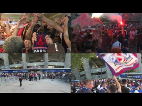 Football/Champions League: PSG supporters gather outside Parc des Princes stadium