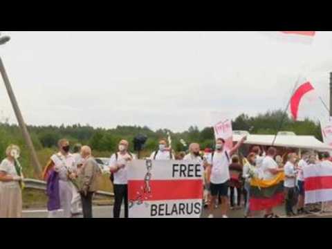 Latvians form human chain in solidarity with Belarusian opposition