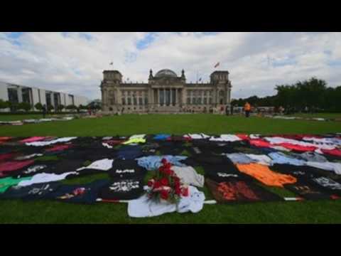 Thousands rally in Berlin to demand aid measures for cultural sector