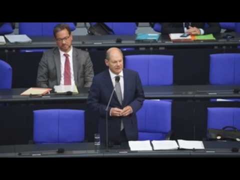 Scholz responds to questions in parliament session regarding German government