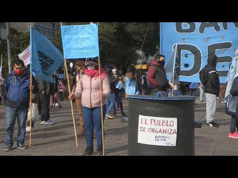 Argentine organizations protest for lack of food in dining rooms