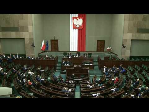 Poland political crisis: government vows to end deadlock in coalition power struggle