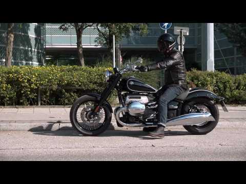 The new BMW R 18 - Reverse Assist