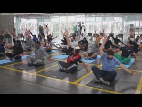 Yoga workshops for Colombian policemen to manage their emotions