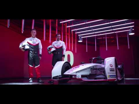 "Vehicle Unlocked" Porsche car reveal with Neel Jani and André Lotterer