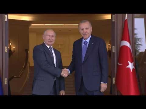 Turkish President Erdogan welcomes Putin for Syria summit