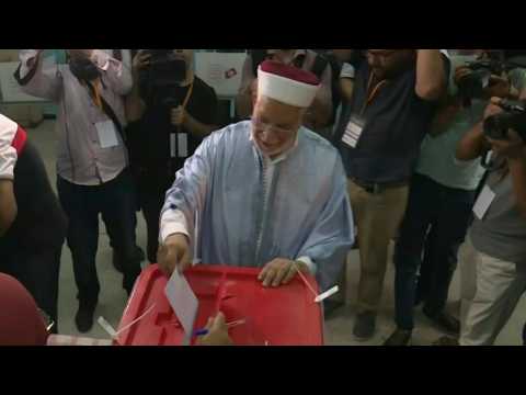 Tunisian presidential candidate Abdelfattah Mourou casts his vote