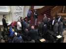 Venezuelan pro-government deputies return to the parliament - Label : AFPTV - First images - Category : News