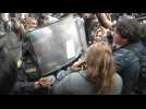 Confrontation between police and protesters outside Peru Congress - Label : AFPTV - First images - Category : News