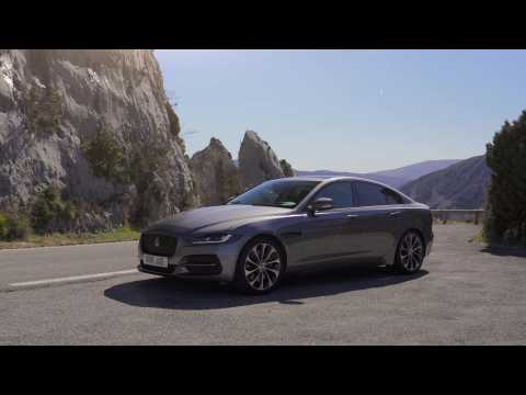 New Jaguar XE Design in Eiger grey in Southern France