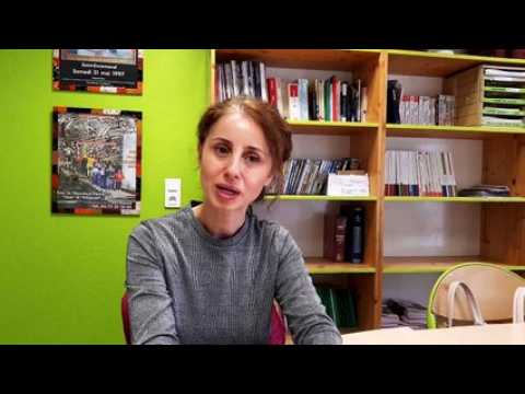 Téodora Popa, journaliste roumaine, cherche du travail dans un média français