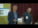 Argentina's center-right Mauricio Macri votes - Label : AFPTV - First images - Category : News
