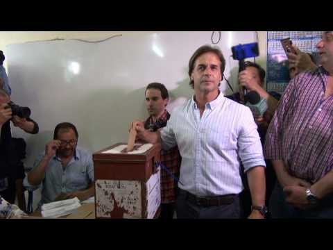 Uruguay's center-right candidate Lacalle Pou votes