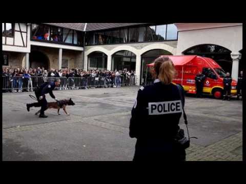 Les forces de sécurité en démonstration au Burghof