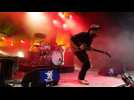 Dirty Deep met l'ambiance sous le chapiteau avec du blues-rock