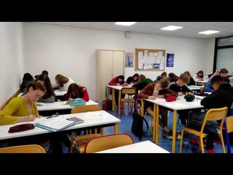 Lycée Jules-Haag de Besançon, Jean-Pierre Costille utilise la méthode des "groupes puzzles" dans ses cours d'histoire-géographie