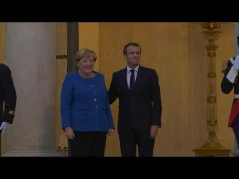 Macron meets Merkel ahead of crucial EU week