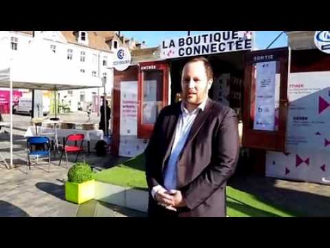 Besançon. Commerces et connectivité place de la Révolution avec la 'boutique connectée