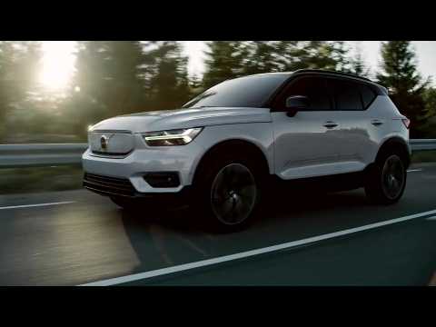 Volvo XC40 Recharge Driving Video