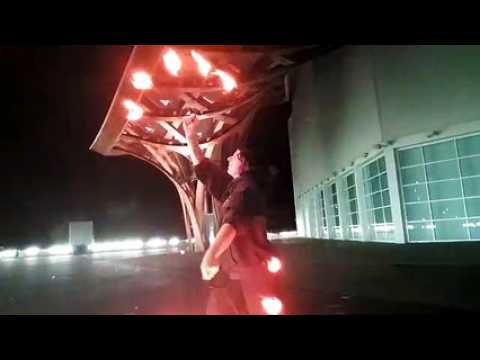 Pompidou Metz, l'étonnant rdv des jongleurs de feu