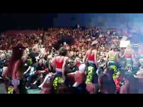 Miss Lorraine 2019 : pendant le troisième tableau, les miss vont dans la foule
