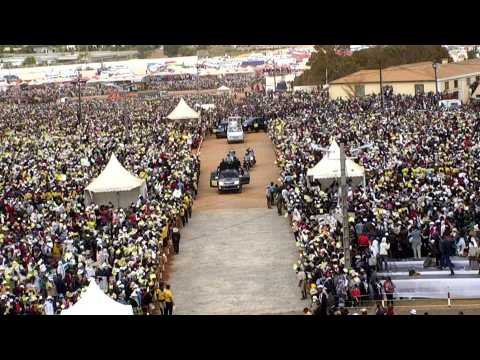 Madagascar: Pope Francis arrives to deliver mass to vast crowd