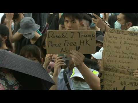 Hong Kong protesters take message to US consulate