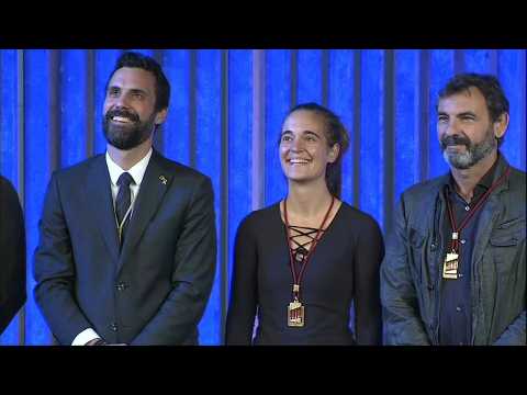 Migrant rescue ship activists receive Catalan medal of honour