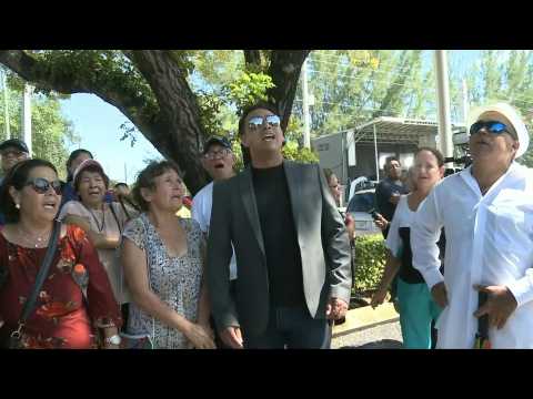 US: Fans of Mexican star Jose Jose sing outside funeral home in Miami