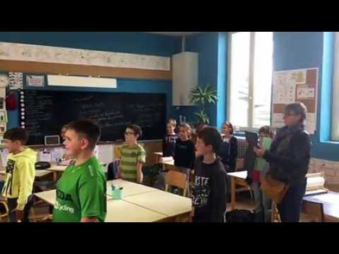 Le ministre de l'Education, Jean-Michel Blanquer, à la rencontre des CE2 et CM1 de l'école primaire de Cottance, membre du regroupement pédagogique intercommunal (RPI) Cottance-Montchal.