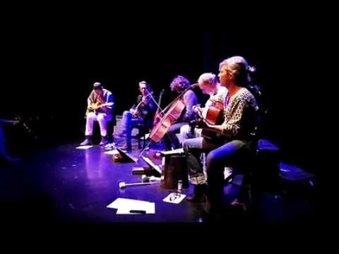 Vesoul : Bastien Lallemant berce les spectateurs du festival Jacques-Brel