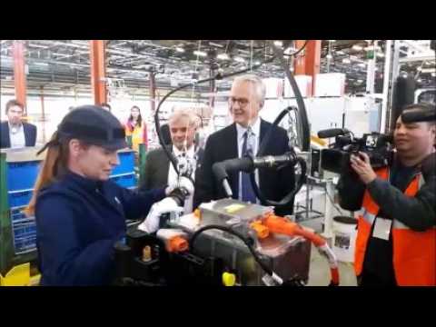 Bruno Le Maire visite l'usine PSA Trémery