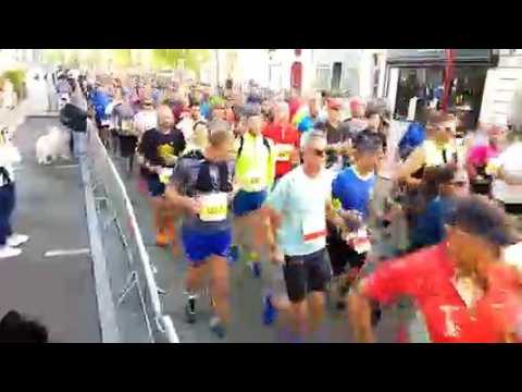 Depart du semi-marathon du lion / les coureurs au départ faubourg des ancêtres à belfort