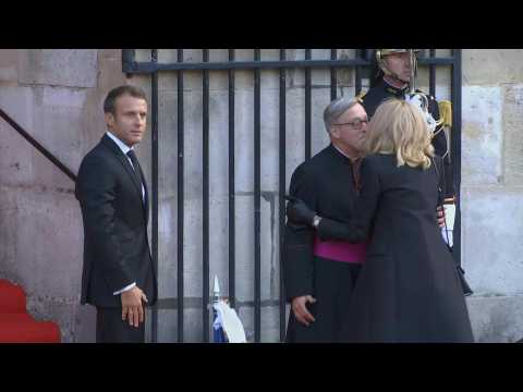 Chirac: Emmanuel and Brigitte Macron arrive at Saint-Sulpice church