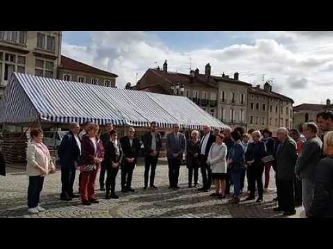 Pont-à-Mousson : une minute de silence en mémoire de Jacques Chirac