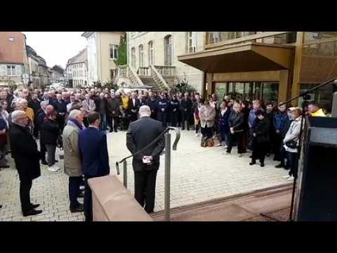 Sarrebourg plongée dans le silence en hommage à Jacques Chirac
