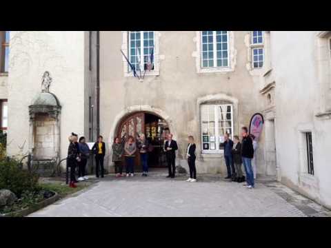 Hommage à Jacques Chirac : minute de silence à Neufchâteau