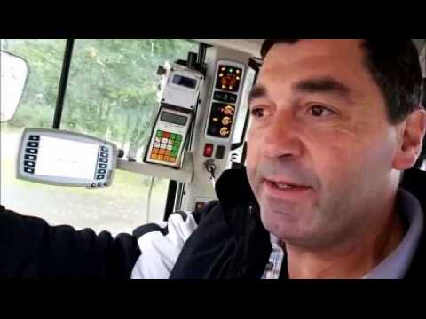 Daniel Dellenbach, agriculteur à Longeville-en-Barrois, explique les raisons de sa présence sur le rond-point au volant de son tracteur