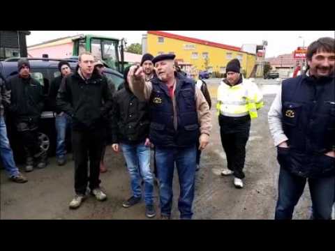 Social : 50 agriculteurs bloquent le rond-point de Phalsbourg