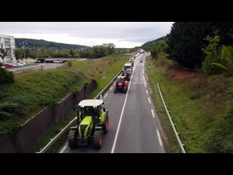 Manifestation des agriculteurs en haute-Saône : l'arrivée des agriculteurs a Vaivre sur le site d'Intervalle.