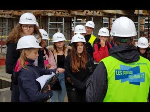 Des collégiens dans les coulisses du chantier de la piscine de Cernay