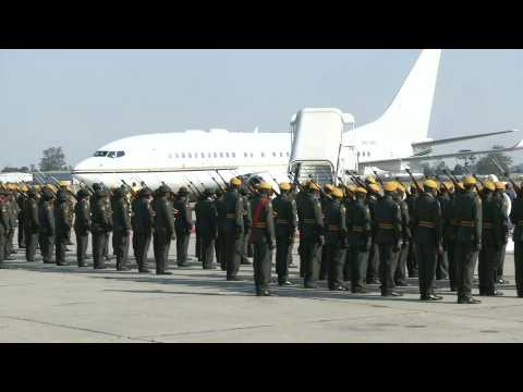 Plane carrying Robert Mugabe's body arrives in Zimbabwe