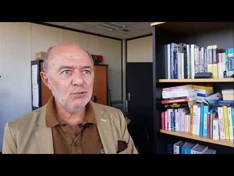 Pierre Assouline nous raconte un souvenir marquant : "Il y avait un banc avec mon nom, je ne m'y attendais pas"