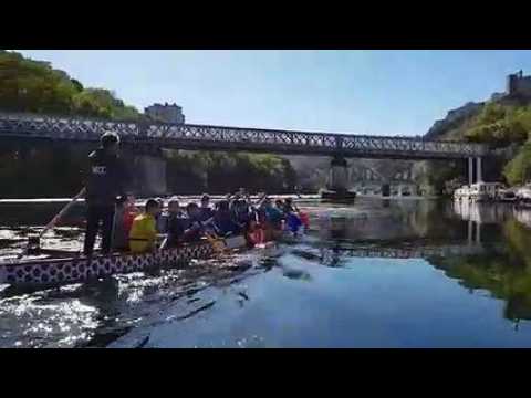 La journée d'intégration des apprentis des CFAI sur les "dragon boat" de la société nautique bisontine
