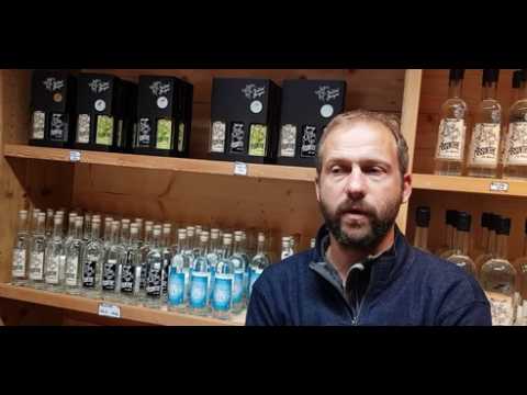 Arnaud Bourgeois, distillateur bio à Arçon