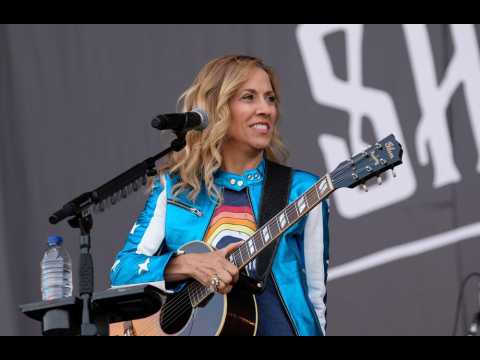 Sheryl Crow 'respects' Taylor Swift