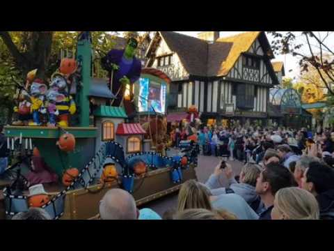 Europa-Park : dans l’ambiance de la parade d’Halloween