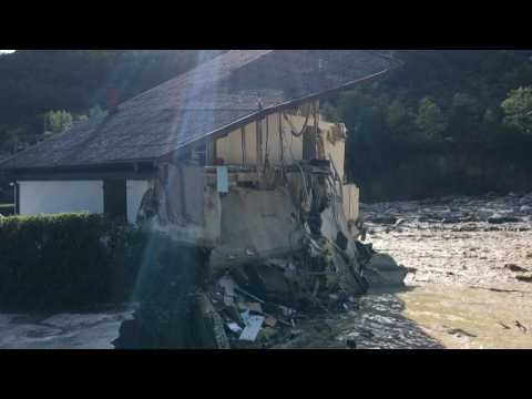 France: people empty a chalet by the Vésubie river on the verge of collapsing