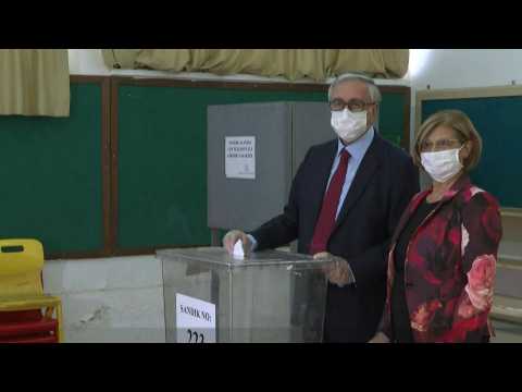 Akinci votes in Turkish Cypriot election